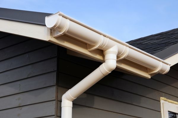 Cost of Roof Gutter Replacement in Miami