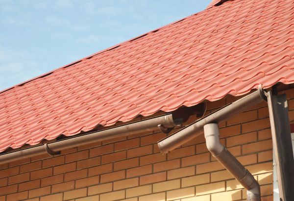 Loose Gutter Repair in Miami