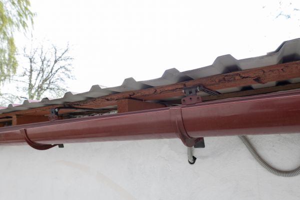 Cost of Round Gutters Installation in Miami